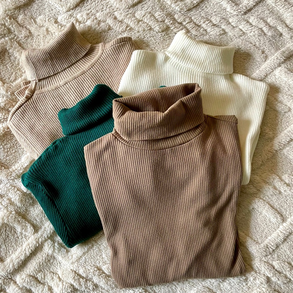*SOLD* Ribbed Long Sleeve Turtlenecks (4 pack) - S - NWOT